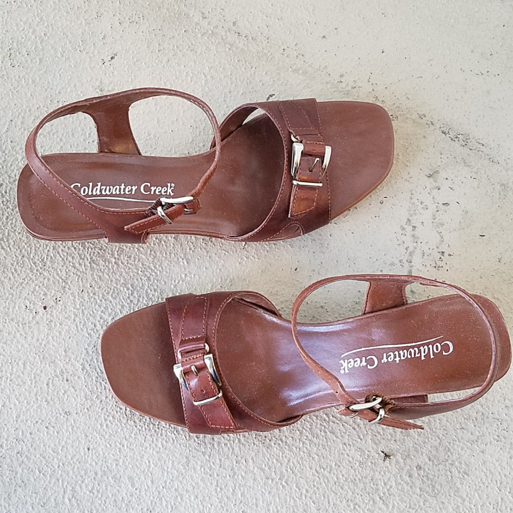 COLDWATER CREEK BROWN BUCKLE SANDAL HEEL SHOE 7 - Picture 3 of 8